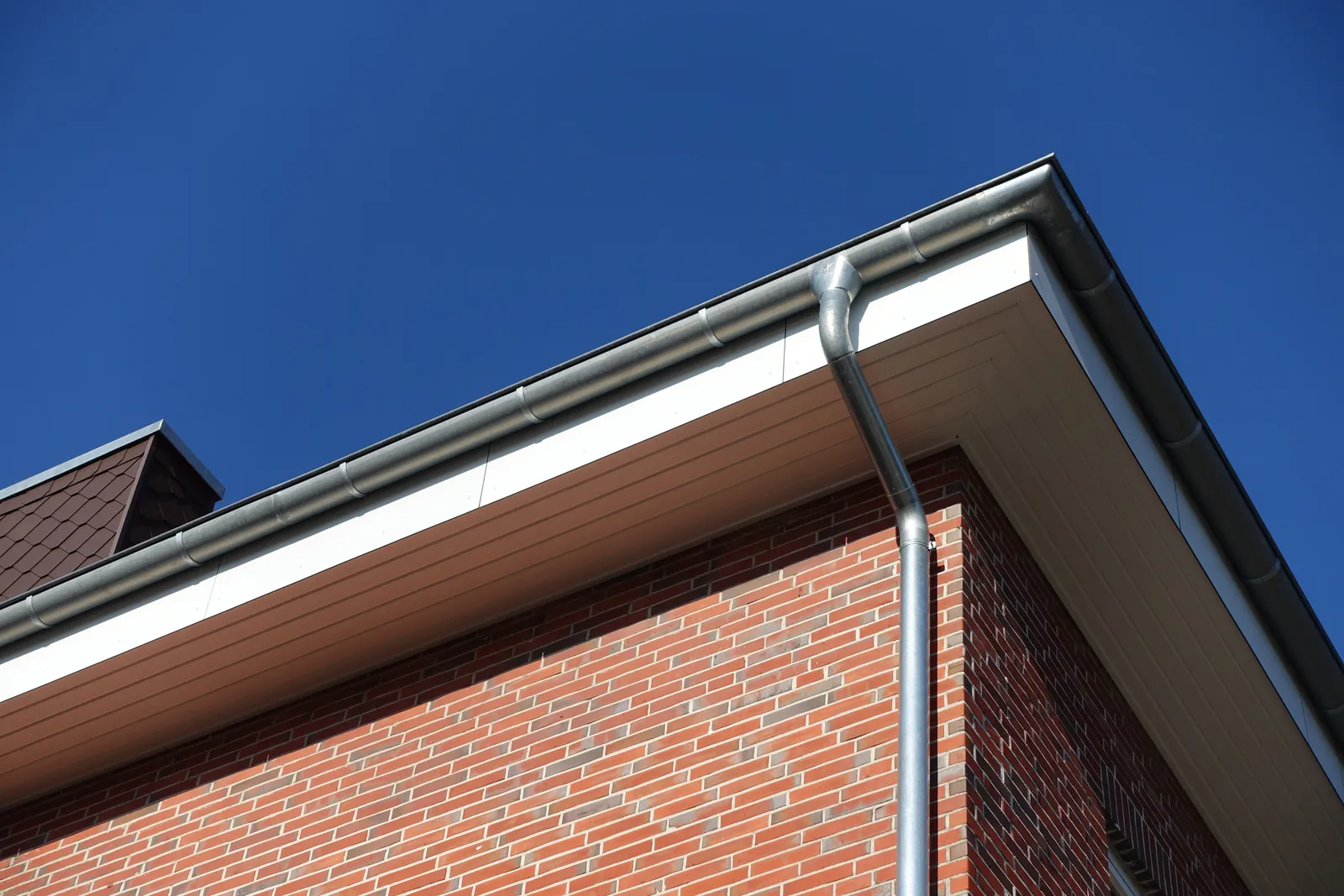 Fascia soffit brown upvc soffit with roofline guttering